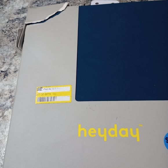 Phone cases - Picture 7 of 10